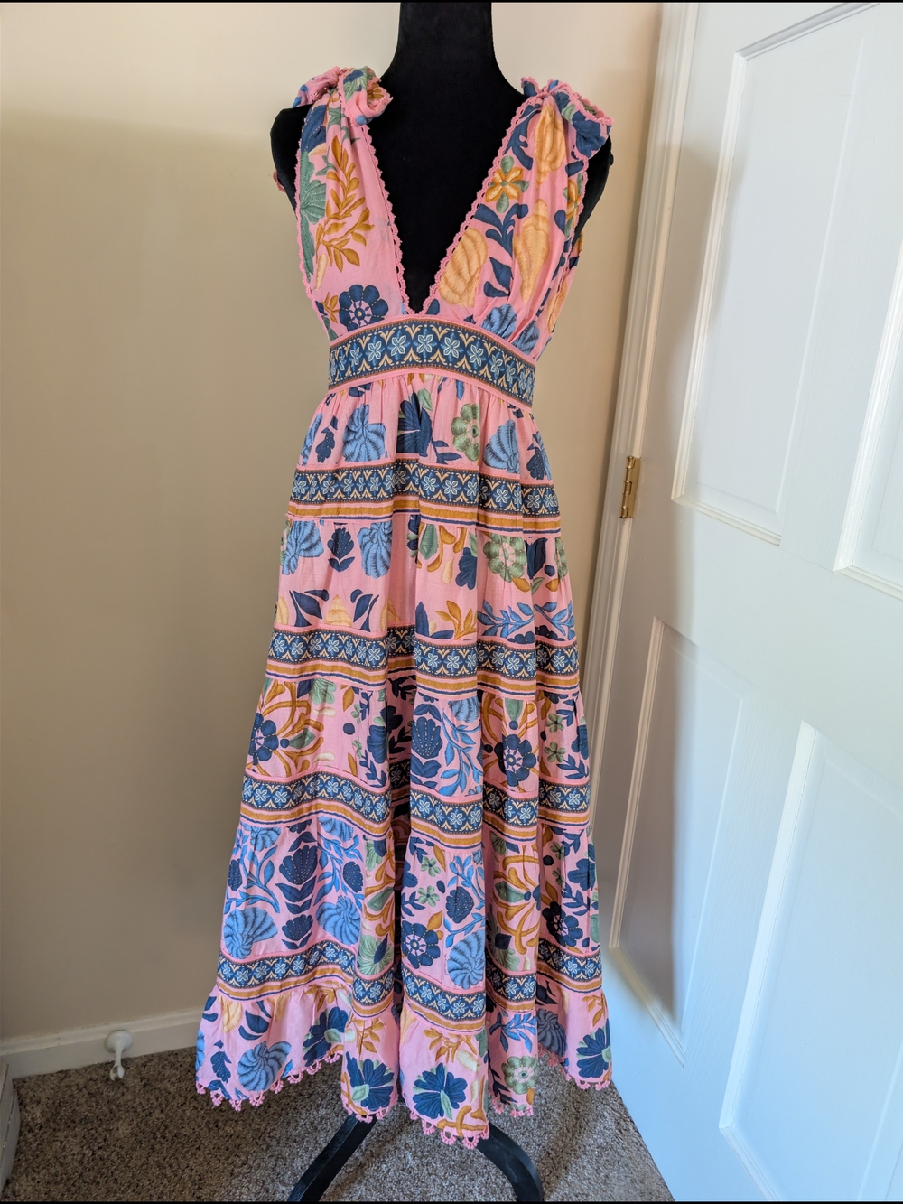 FARM Rio Pink Seashell Tapestry Tiered Midi Dress NWT Size XS